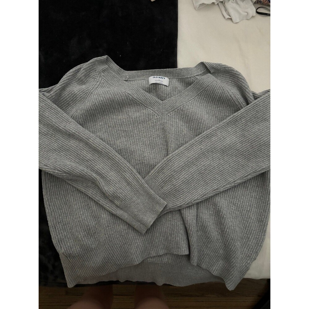 Old Navy Grey Ribbed V-Neck Sweater - Size Medium